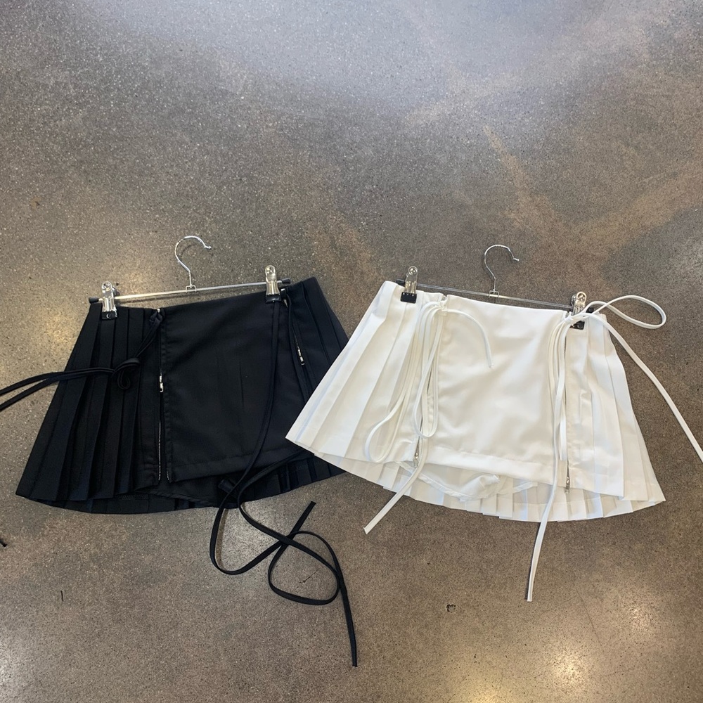 Double Standard Multi pleat Skort 1 black 1 White